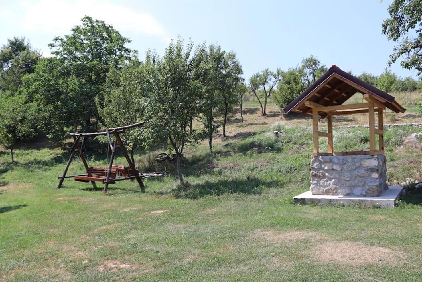 Salas U Bregu In Cheile Carasului Crasova Extérieur photo