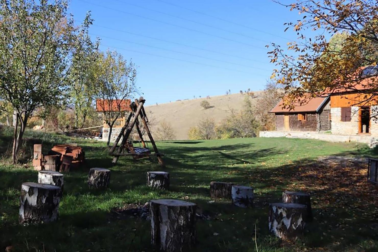 Salas U Bregu In Cheile Carasului Crasova Extérieur photo