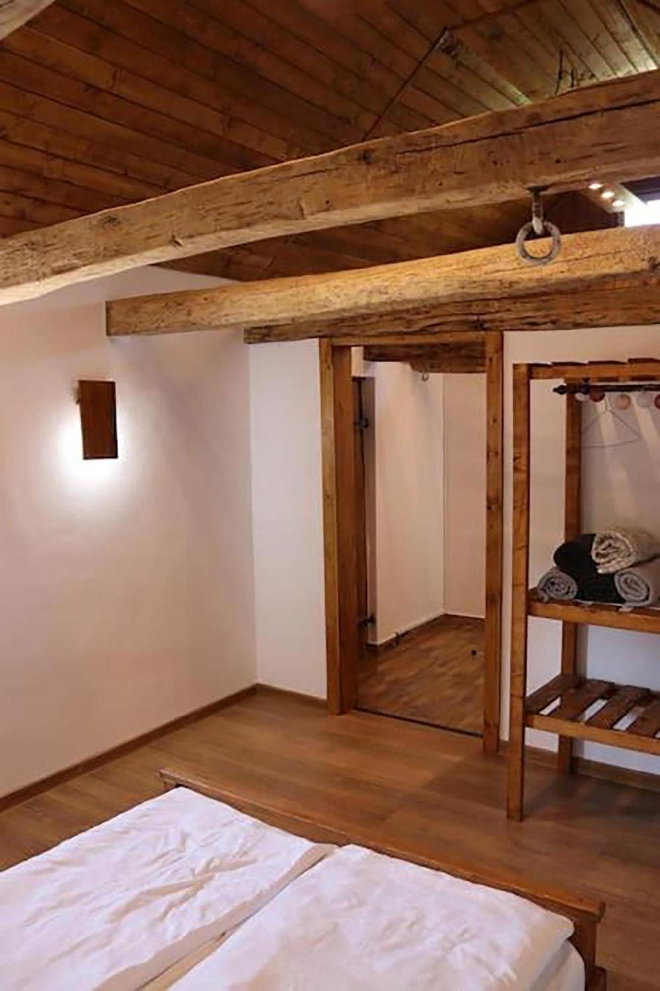 Salas U Bregu In Cheile Carasului Crasova Extérieur photo